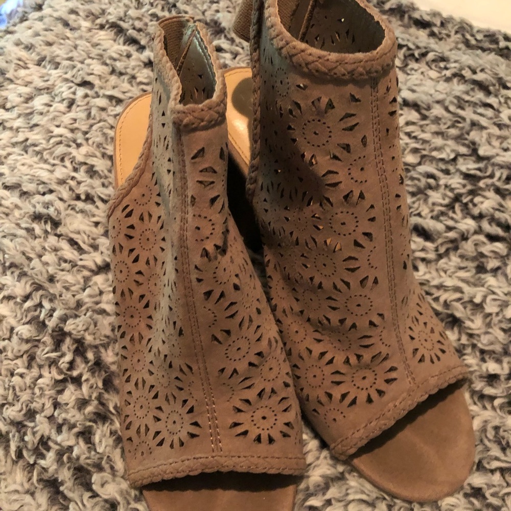 Lauren Conrad summer booties size 7